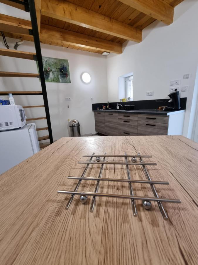 Appartamento Impasse Secrete - Duplex - Wifi Issoire Esterno foto